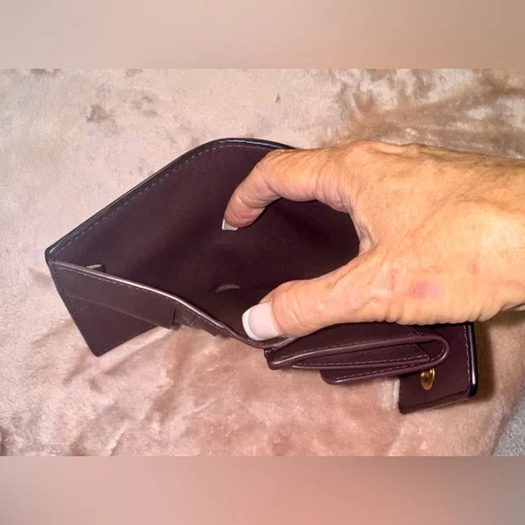 Coach Black Leather Wallet with Gold Clasp - Picture 5 of 11